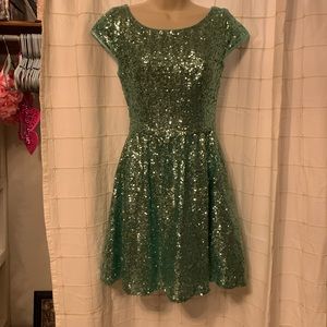 Prom, party, wedding dress, sequined dress. 👗 💖👗💖👗💖👗💖👗👗💖👗💖